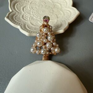 Gold Christmas Tree Brooch Rhinestones Faux Pearls Corsages Sweater Pins